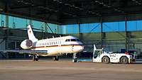 Eine Global 5000 im Hangar auf dem militärischen Teil der Flugbereitschaft.