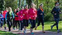 Betriebliches Gesundheitsmanagement in Oldenburg Eine Laufgruppe beim betriebliches Gesundheitsmanagement in Oldenburg