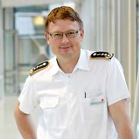 Portrait von Dr. Helge Höllmer