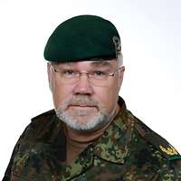 Ein Porträt des Kommandeurs der Panzerlehrbrigade 9, Brigadegeneral Stephan Behrenz, in Uniform