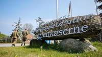 Truppenübungsplatz Putlos Eingangsbereich einer Kaserne auf einem Truppenübungsplatz