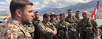 Deutsche Soldaten im UNIFIL-Einsatz Soldaten sind an Oberdeck eines Schiffes angetreten
