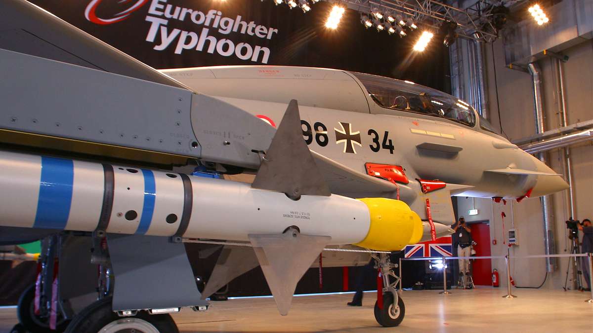 kurzstreckenrakete-aim-9l-sidewinder-an-eurofighter.jpg