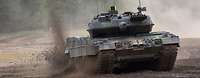 Ein Kampfpanzer Leopard 2 A7 zeigt sein Können im Gelände bei der Informationslehrübung (ILÜ) Ein Kampfpanzer Leopard 2 A7 fährt im Gelände