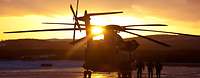CH-53 bei der Übung Cold Blade in Finnland Eine CH-53 wird für den Nachtflug bei Schnee und Kälte vorbereitet