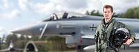 Eurofighter-Pilot vor seinem Kampfjet