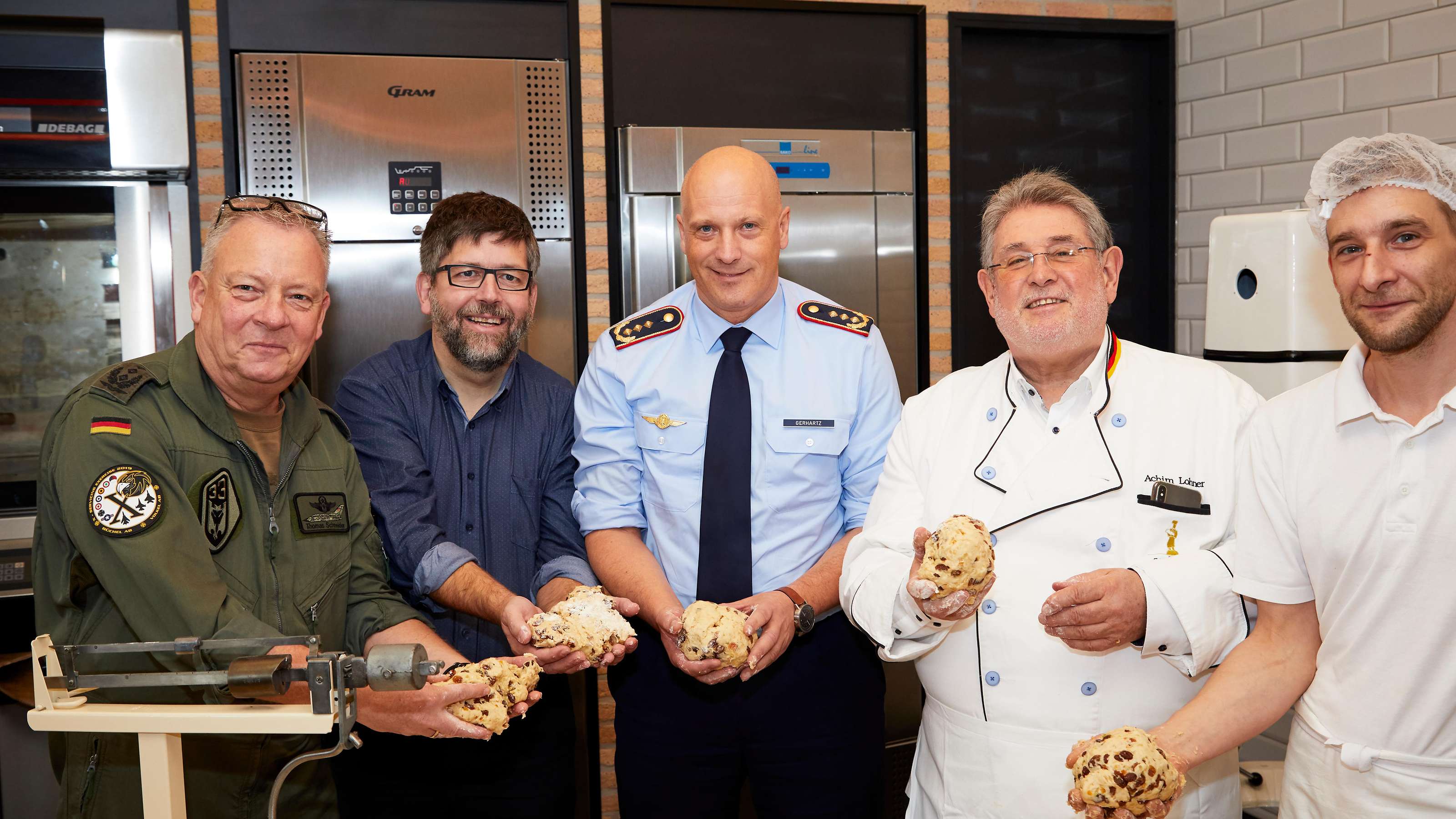 Christstollen für Soldaten im Einsatz