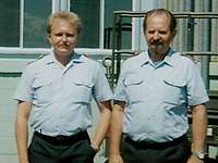 Peter Brose und sein Vater Siegfried Peter Brose und sein Vater Siegfried stehen nebeneinander auf einem Foto aus den 70er-Jahren.