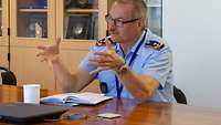 Soldat in Uniform im Rang eines Generals 