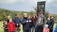 Militärpfarrer Marius Merkelbach und die Familien auf dem Franziskusweg