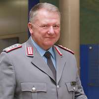 Oberst i.G. Michael Strunk äußert sich zum Theaterstück