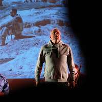 Theatergruppe Axensprung präsentiert ihr Stück an der Führungsakademie 