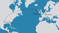 Eine Weltkarte visualisiert den geplanten und den tatsächlichen Flugweg der Maschine.