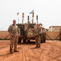 Electronic Warefare Officier und Eloctronic Mechanic