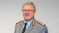 Im Interview - Generalarzt Dr. Kowitz Portraitbild eines Mannes