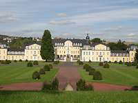 Diez an der Lahn Ein Lkw vor dem Schloss in Diez