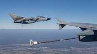 Tornado bei der Betankung neben A310 MRTT Blick aus dem A310 MRTT auf den frisch abgedockten Tornado.