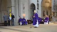 Soldatinnen und Soldaten feiern Friedensgottesdienst in Münster mit Bischof Genn