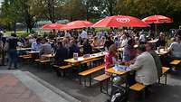 Das Herbstfest ist gut besucht.