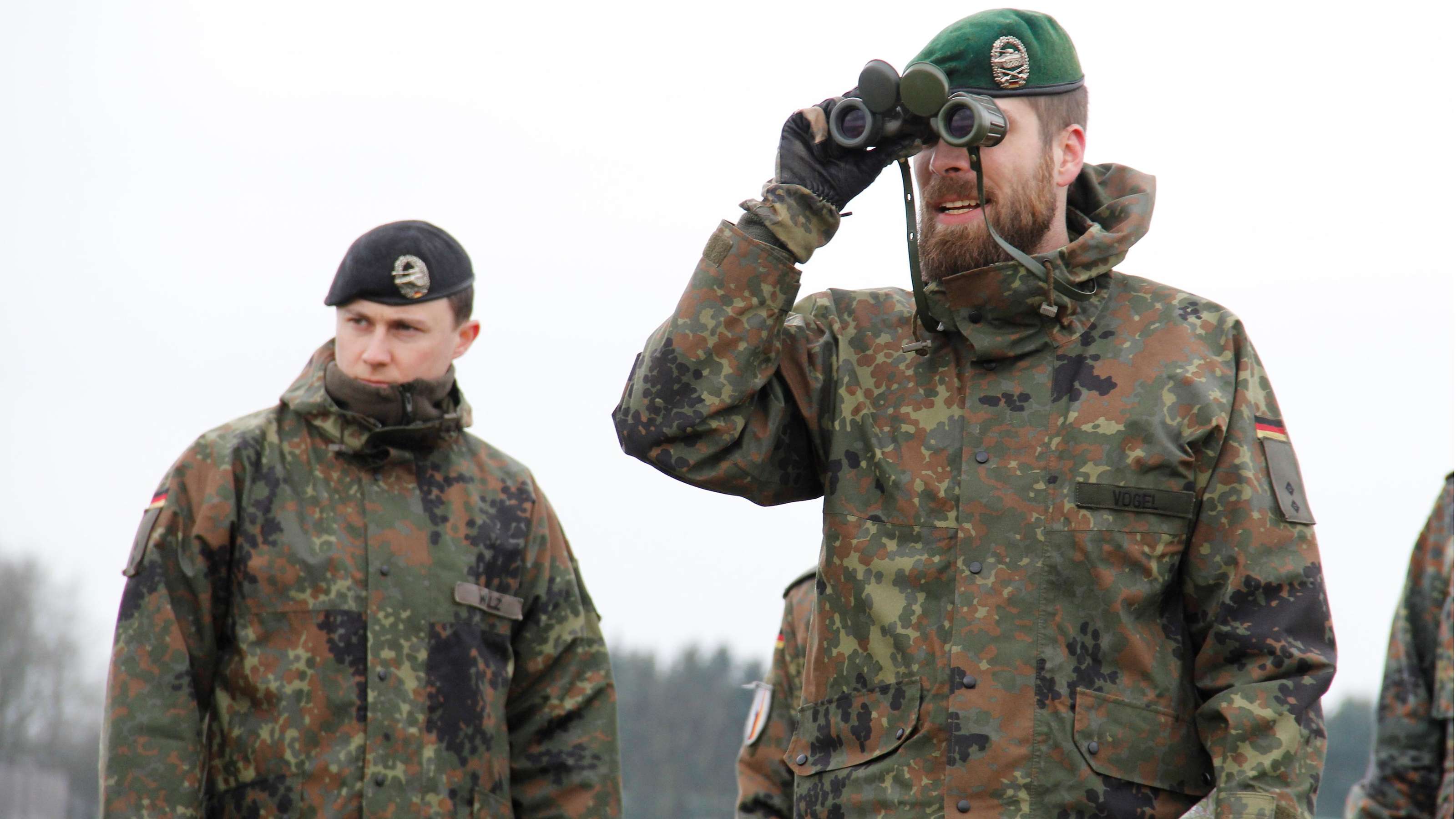 10. Panzerdivision bildet Offiziere taktisch weiter