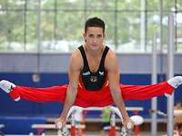 Marcel Nguyen Sportfördergruppe Todtnau-Fahl Kunstturner und Angehöriger der Sportfördergruppe Todtnau-Fahlbei einer Übung am Seitpferd