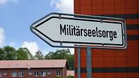 Hinweisschild Militärseelsorge