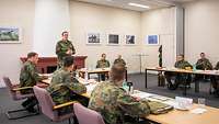 Die aktuelle Coronalage wird in einem Briefing besprochen 