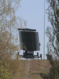 Das RAT-31 steht in Schönewalde in einer militärischen Stellung.