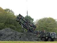 Standort Daun Soldaten trainieren das Nachladen des Flugabwehrraketensystems Patriot