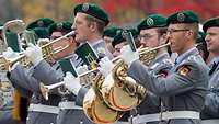Musikkorps der Bundeswehr Siegburg Soldaten des Musikkorps der Bundeswehr beim musizieren