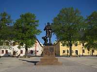 Marktplatz mit Herzog Heinrich Marktplatz mit Herzog Heinrich
