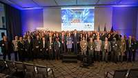 Gruppenbild von den Teilnehmern des UN-Technologie-Symposiums