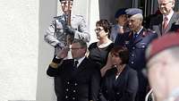 Chef des Stabes Konteradmiral Brinkmann mit seiner Frau 