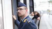 Soldat am Zug