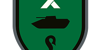 Auf grüner Grundfarbe zwei silberne Pferdeköpfe, ein Panzer, ein schwarzes L für Lehrbataillon.