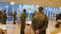 Militärdekan Kramer spricht den Soldaten und Soldatinnen seinen Dank für die geleistete Arbeit aus