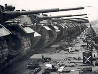 Panzer in einer Reihe