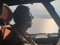 Blick aus dem Cockpit auf dem Weg ins Einsatzgebiet
