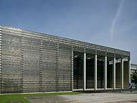 Aussenansicht des fast fertigen Ehrenmal der Bundeswehr.