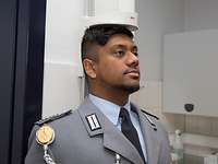 Teil 2_Bild 3_Bundeswehr: Erfolgreich sind nur die Besten Oberstabsgefreiter Rassel Rahaman wird „vermessen“.