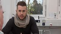 Teil 2_Bild 4_Offizierlaufbahn: Erfolgreich sind nur die Besten Dominic Hahn, Testleiter C beim psychologischen Dienst, erklärt seinen Aufgabenbereich.