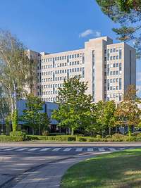 Rückansicht des Hauptgebäudes 207 des BAIUDBw in Bonn.