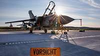 Ein Tornado-Kampfjet von vorne