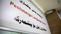 Schild mit der Aufschrift Peshmerga Language Center