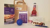 Die Teilnehmenden am Seminar erhalten zuvor eine Art „Care-Paket“