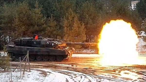 Ukraine Panzer Video of what appears to be a Leopard 2 Tank in Ukraine : r ...