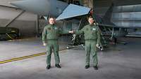 Oberstleutnante Sören Richter und Stefan Auer stehen in Ämari vor einem Eurofighter.
