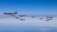 Formationsflug FSTE-202103_PM_HN-F-15_1-13
