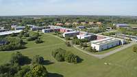 Die Marinetechnikschule von oben fotografiert.