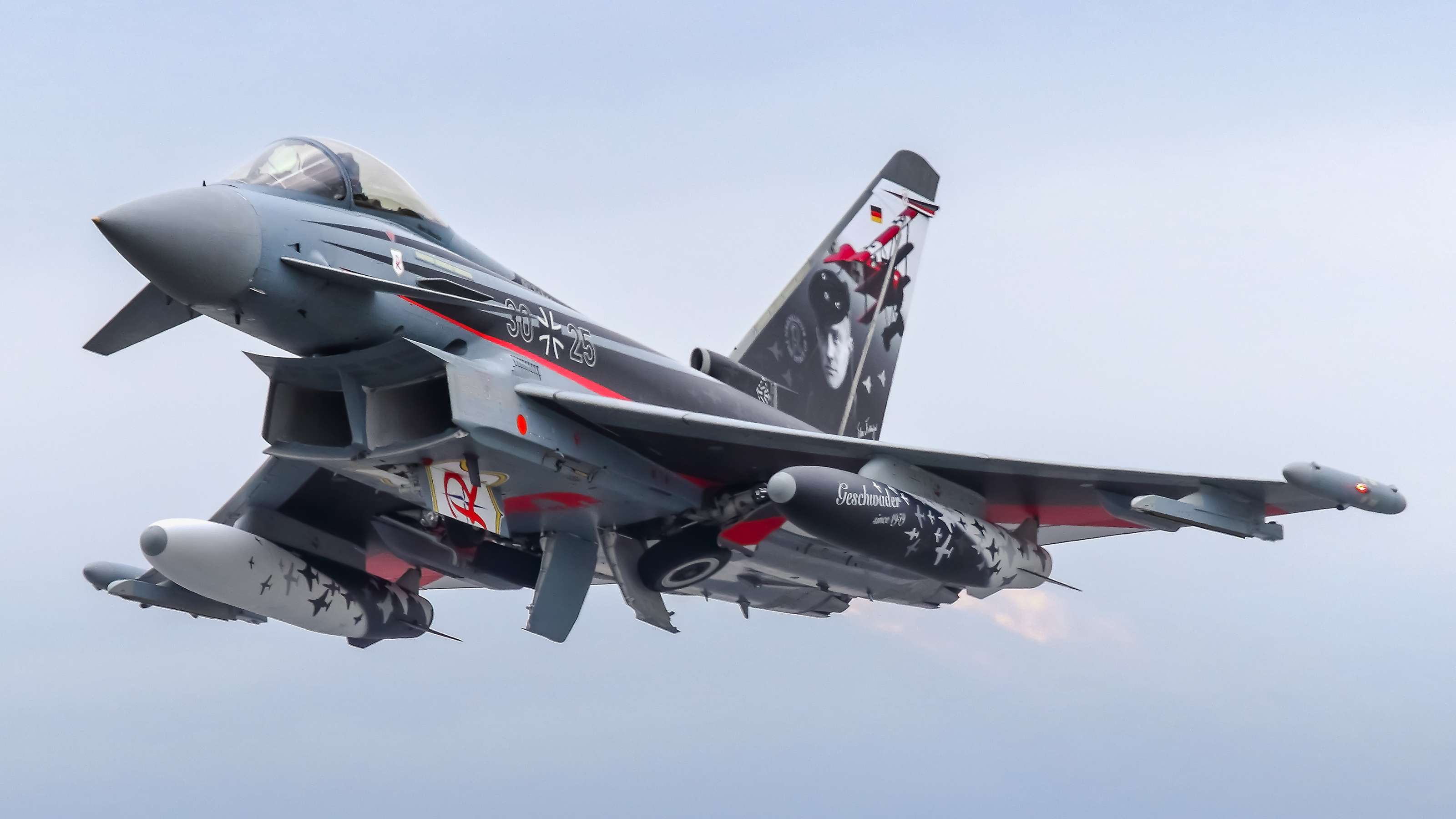 Was hält die Luftwaffe zusammen? Tradition!